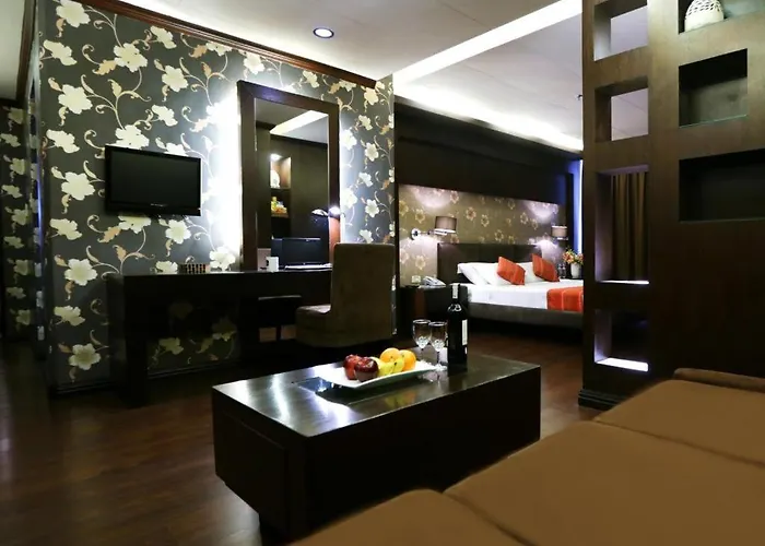 La Hotel Manila